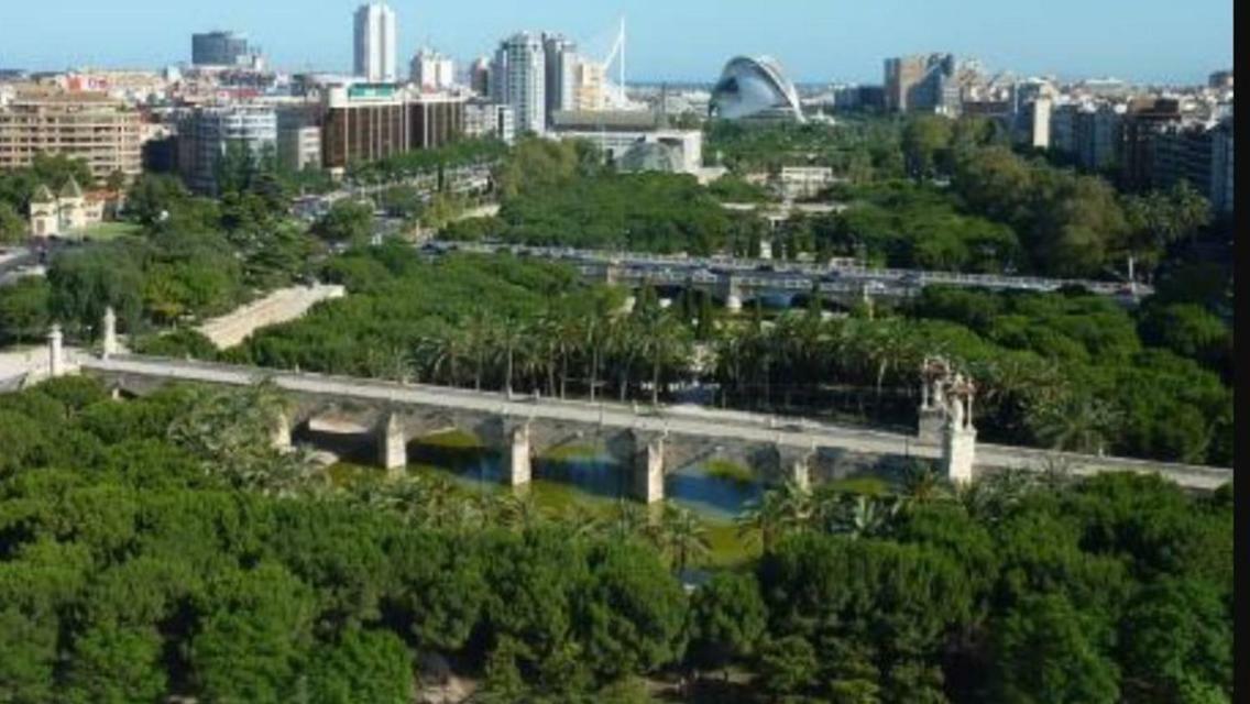 Apto En Ciudad De Las Ciencias Y Cerca Playa バレンシア エクステリア 写真